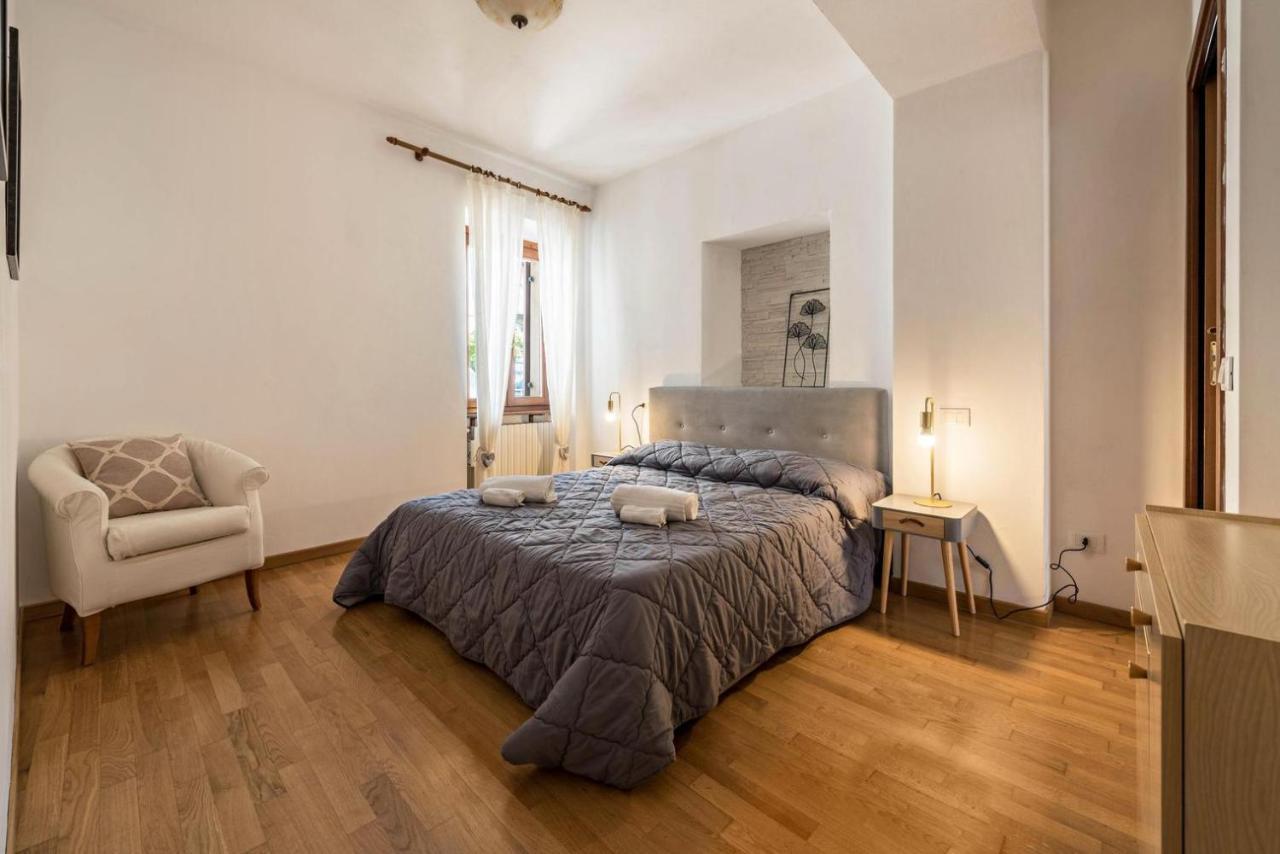 La Casa Del Borgo Con Parcheggio Apartment มัลเชซิเน ภายนอก รูปภาพ